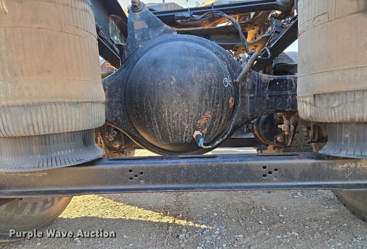 image for item EU3751 2012 Mack CXU semi truck