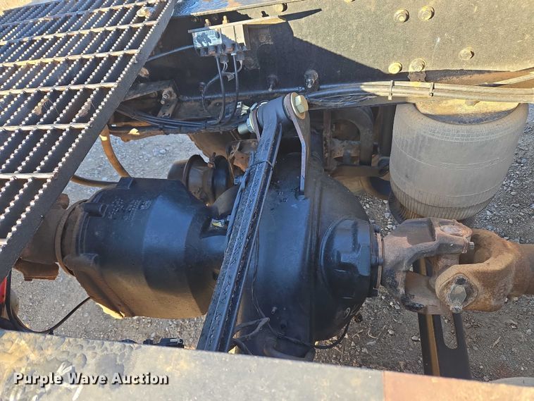 image for item EU3751 2012 Mack CXU semi truck