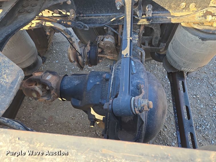 image for item EU3751 2012 Mack CXU semi truck