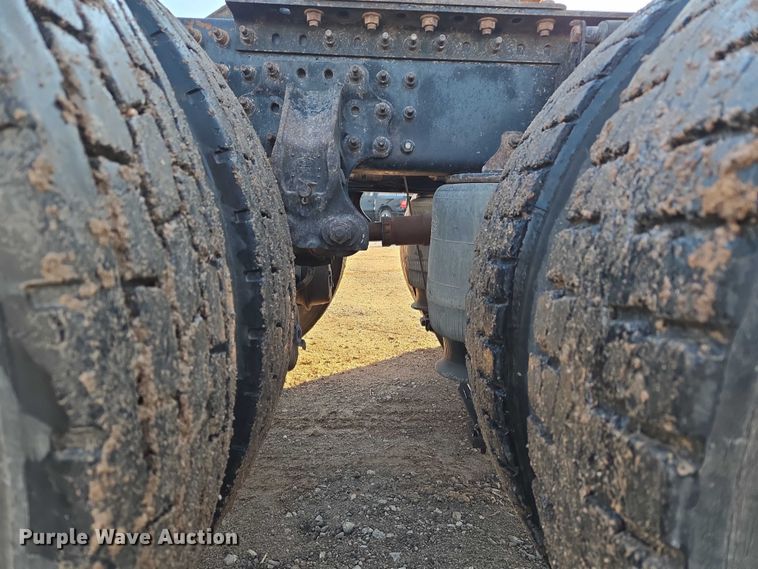 image for item EU3751 2012 Mack CXU semi truck