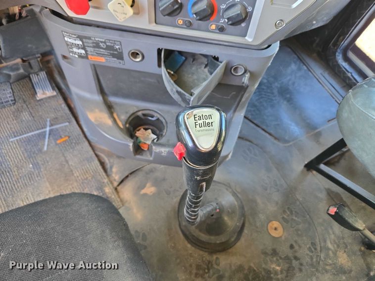 image for item EU3751 2012 Mack CXU semi truck