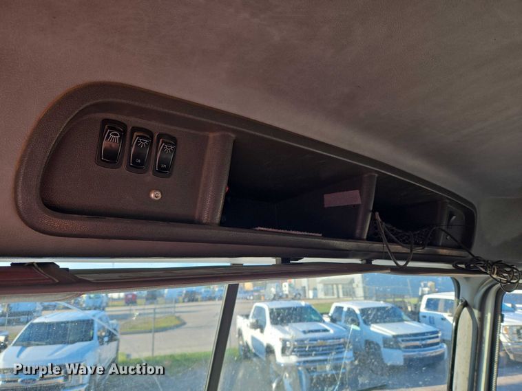 image for item EU3751 2012 Mack CXU semi truck