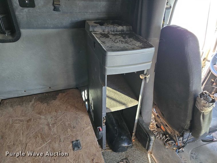 image for item EU3751 2012 Mack CXU semi truck