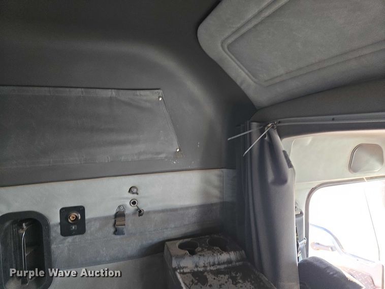 image for item EU3751 2012 Mack CXU semi truck