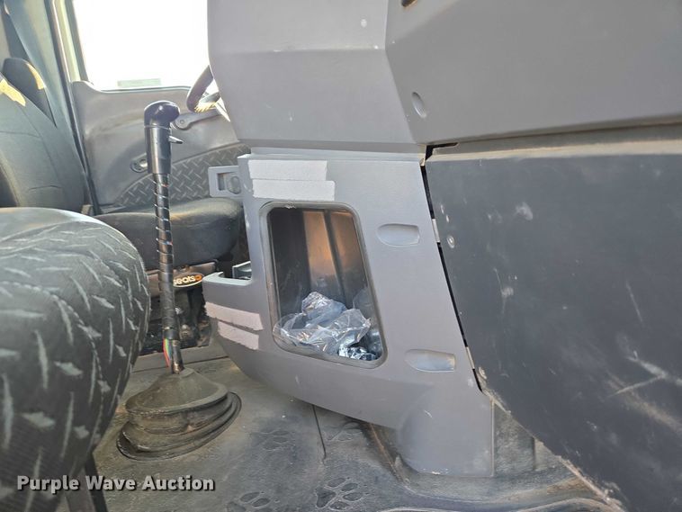 image for item EU3751 2012 Mack CXU semi truck