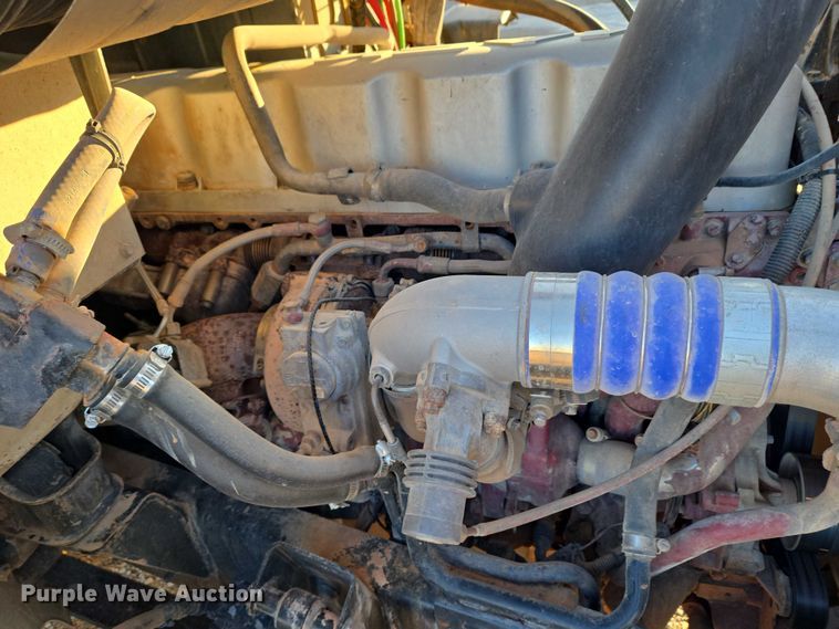 image for item EU3751 2012 Mack CXU semi truck