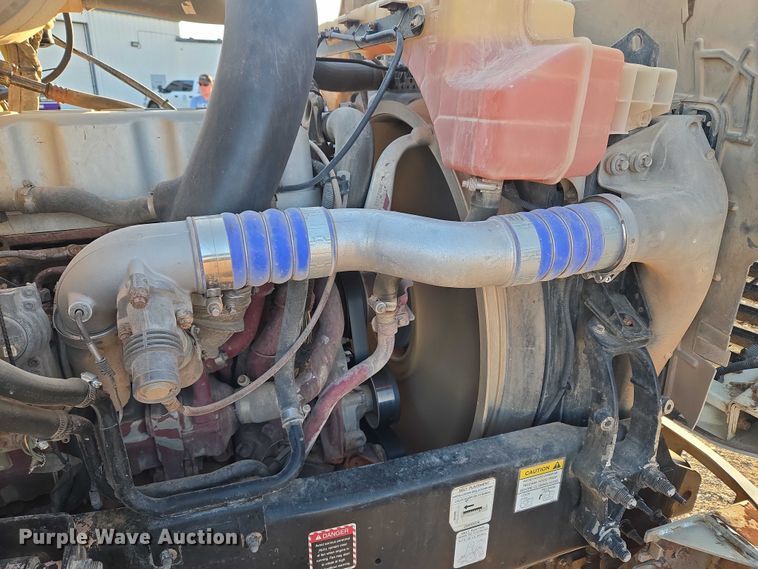 image for item EU3751 2012 Mack CXU semi truck