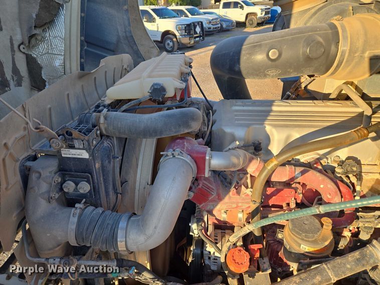 image for item EU3751 2012 Mack CXU semi truck