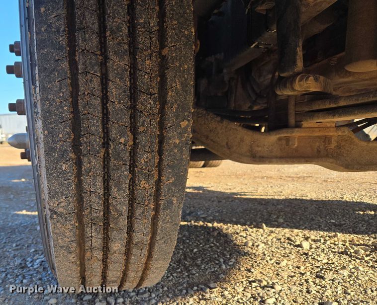 image for item EU3751 2012 Mack CXU semi truck