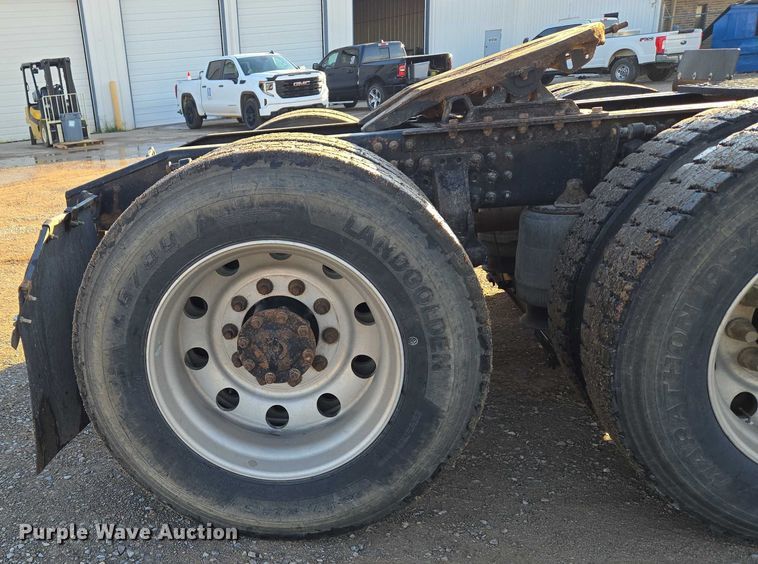 image for item EU3751 2012 Mack CXU semi truck