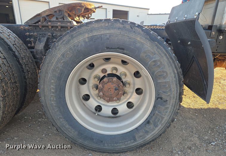 image for item EU3751 2012 Mack CXU semi truck