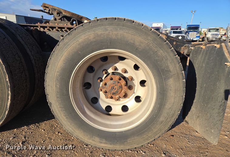 image for item EU3751 2012 Mack CXU semi truck