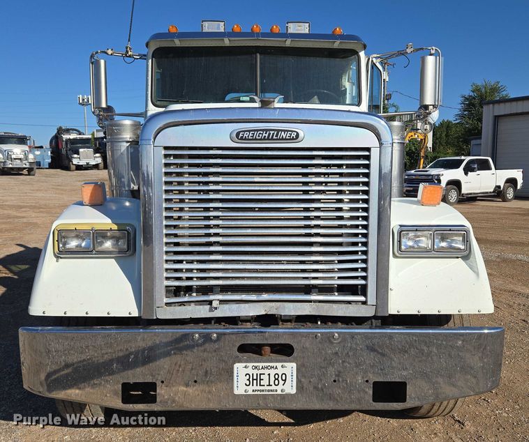 image for item EU3752 2000 Freightliner MB70 semi truck