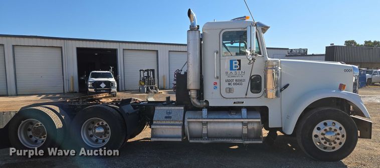 image for item EU3752 2000 Freightliner MB70 semi truck