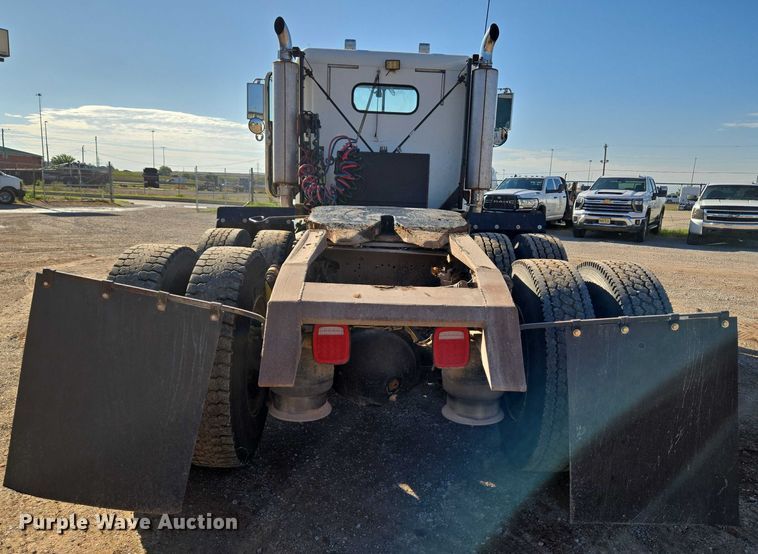 image for item EU3752 2000 Freightliner MB70 semi truck