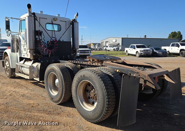 image for item EU3752 2000 Freightliner MB70 semi truck