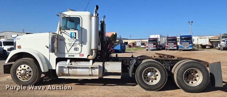 image for item EU3752 2000 Freightliner MB70 semi truck