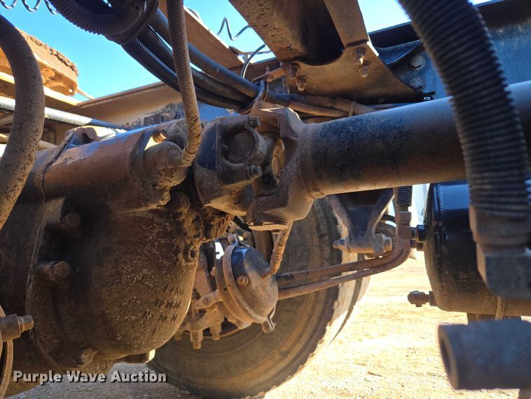 image for item EU3752 2000 Freightliner MB70 semi truck