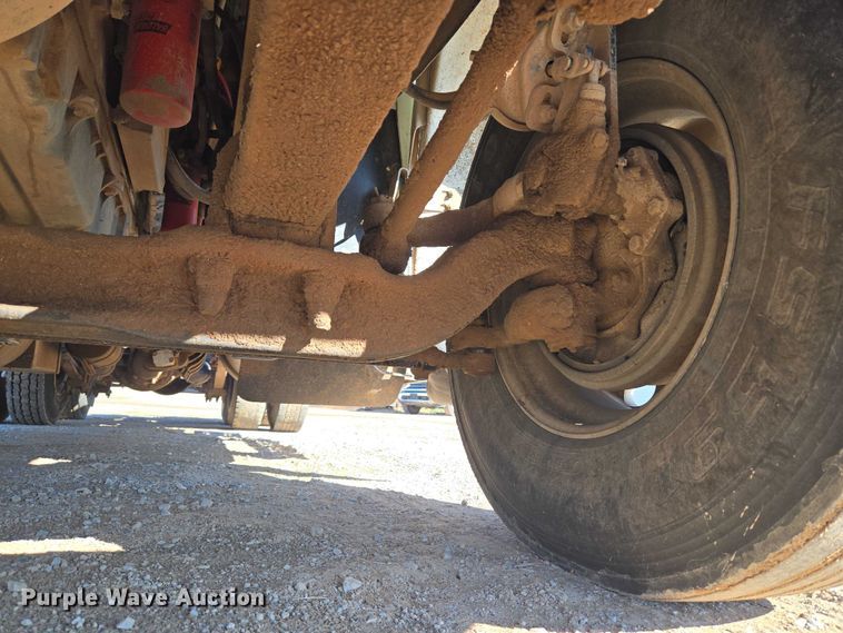 image for item EU3752 2000 Freightliner MB70 semi truck