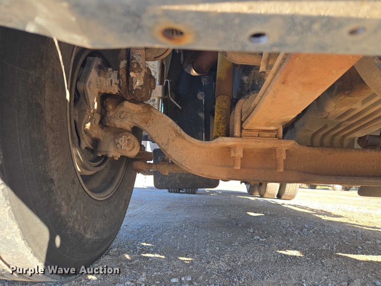 image for item EU3752 2000 Freightliner MB70 semi truck