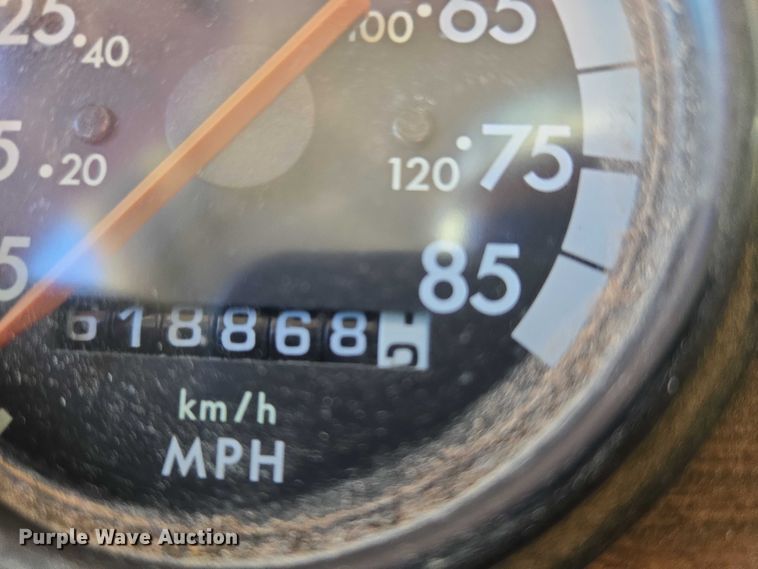 image for item EU3752 2000 Freightliner MB70 semi truck