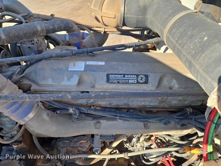 image for item EU3752 2000 Freightliner MB70 semi truck