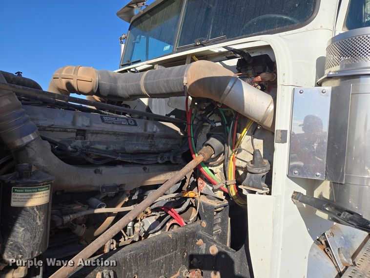 image for item EU3752 2000 Freightliner MB70 semi truck