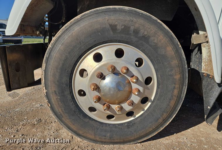 image for item EU3752 2000 Freightliner MB70 semi truck