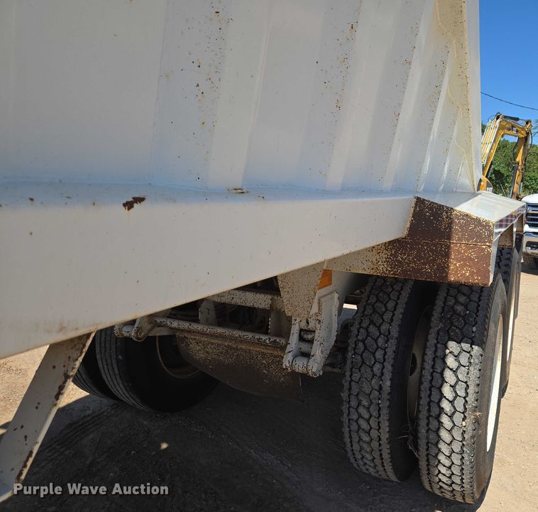 image for item EU3753 2018 Armor Lite SBC-40 bottom dump trailer