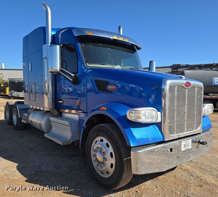 image for item EU3754 2019 Peterbilt 567 semi truck