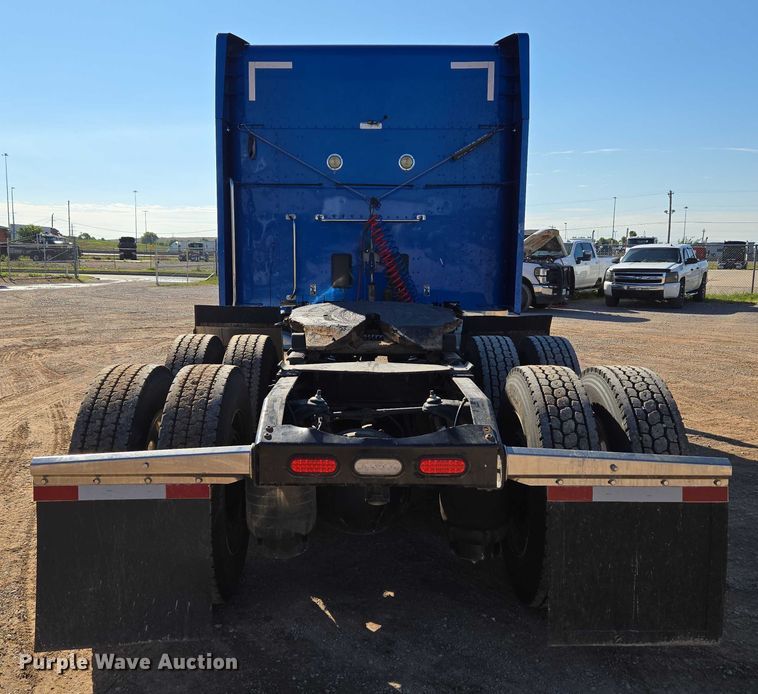 image for item EU3754 2019 Peterbilt 567 semi truck