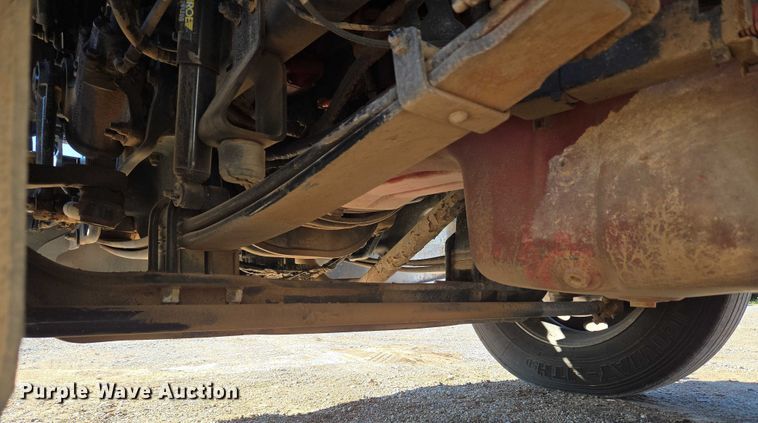 image for item EU3754 2019 Peterbilt 567 semi truck