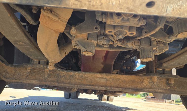 image for item EU3754 2019 Peterbilt 567 semi truck