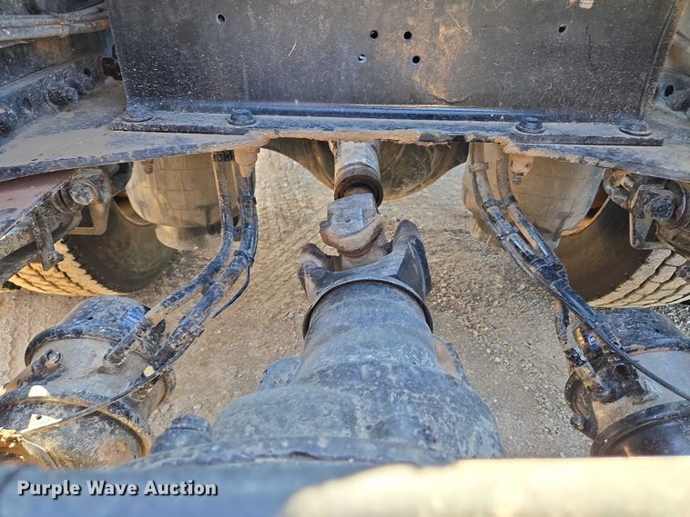 image for item EU3754 2019 Peterbilt 567 semi truck