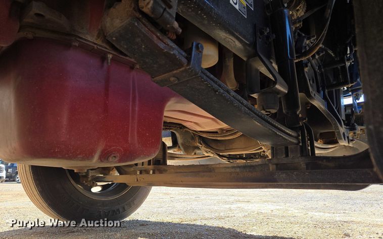 image for item EU3754 2019 Peterbilt 567 semi truck