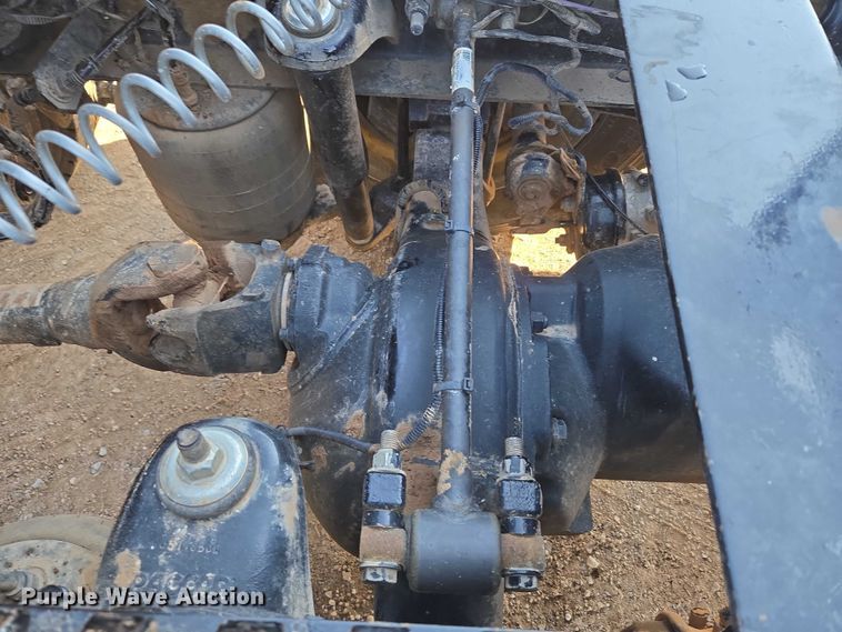 image for item EU3754 2019 Peterbilt 567 semi truck