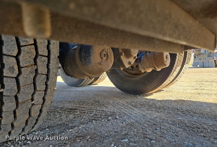 image for item EU3754 2019 Peterbilt 567 semi truck