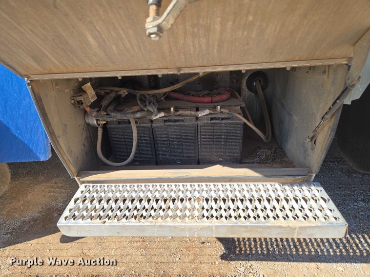 image for item EU3754 2019 Peterbilt 567 semi truck