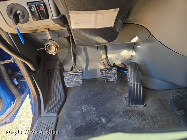 image for item EU3754 2019 Peterbilt 567 semi truck