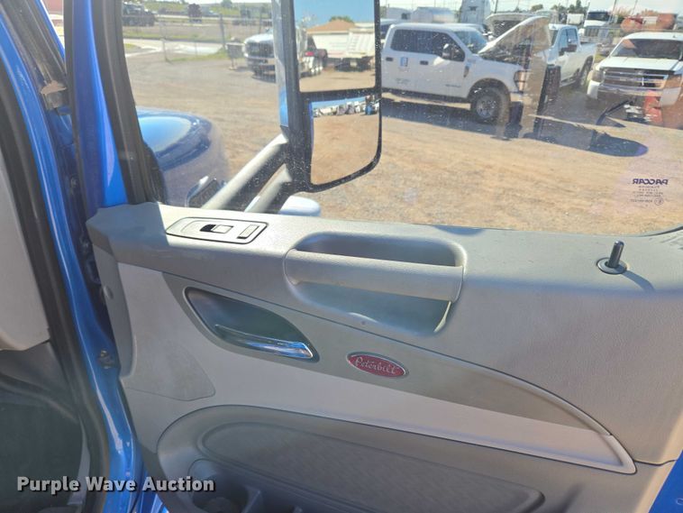 image for item EU3754 2019 Peterbilt 567 semi truck