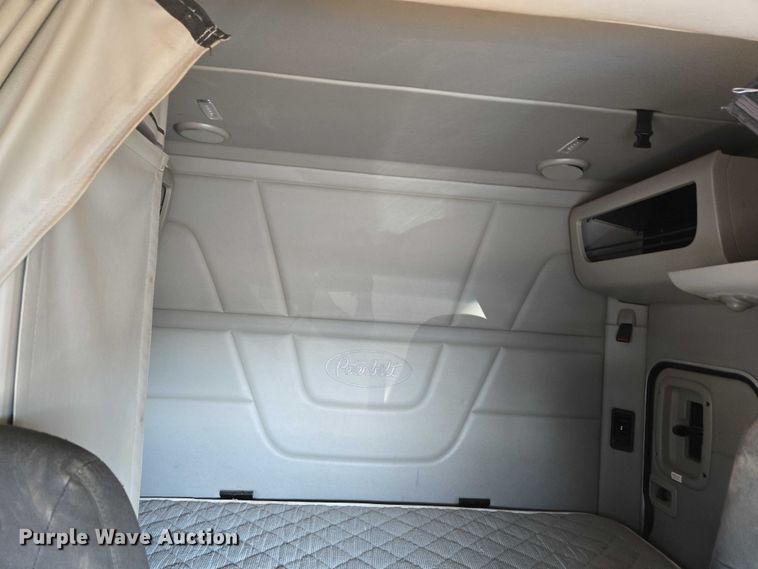 image for item EU3754 2019 Peterbilt 567 semi truck