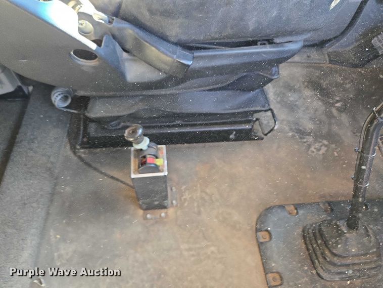 image for item EU3754 2019 Peterbilt 567 semi truck