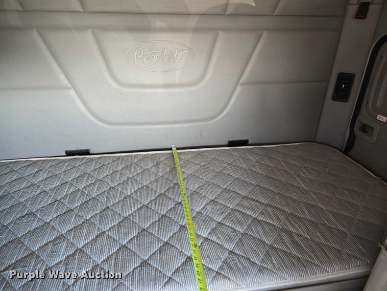 image for item EU3754 2019 Peterbilt 567 semi truck