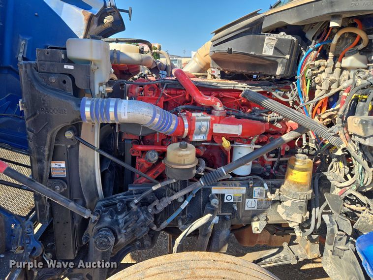 image for item EU3754 2019 Peterbilt 567 semi truck