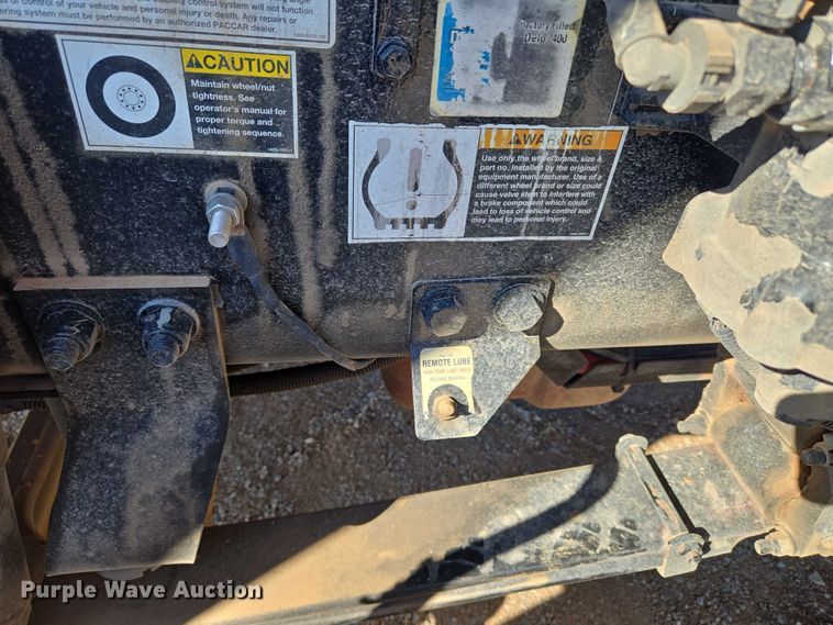 image for item EU3754 2019 Peterbilt 567 semi truck