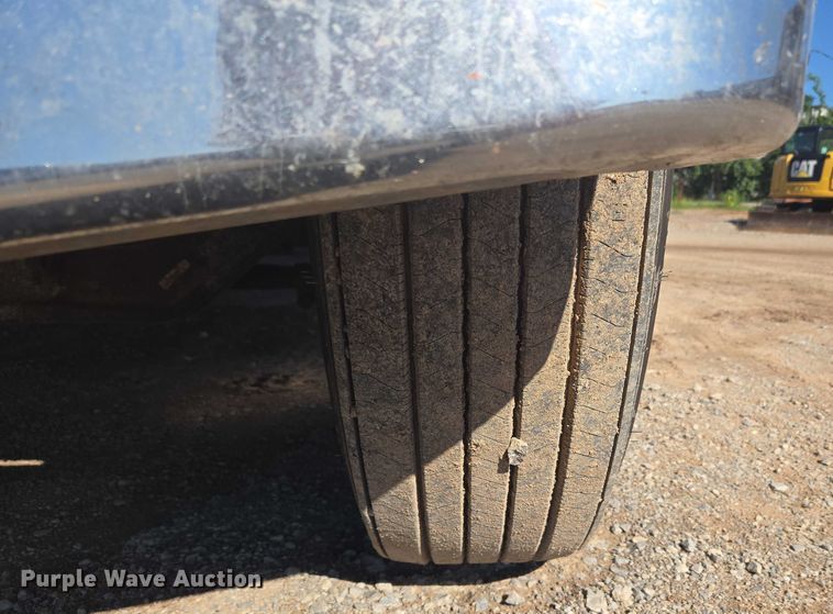 image for item EU3754 2019 Peterbilt 567 semi truck