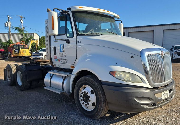 image for item EU3755 2011 International Prostar semi truck