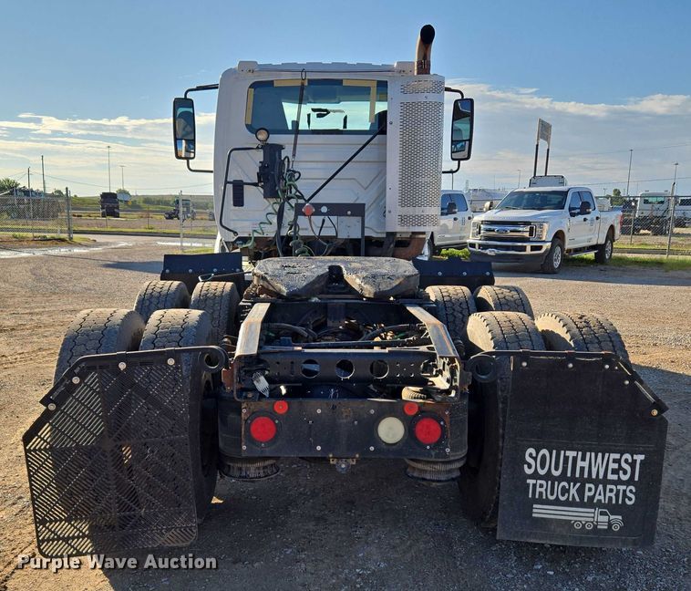 image for item EU3755 2011 International Prostar semi truck