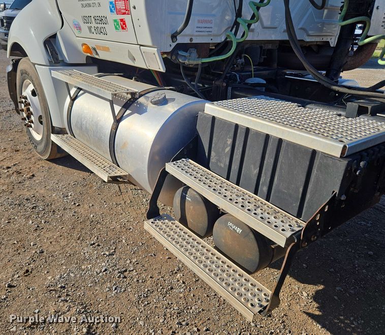 image for item EU3755 2011 International Prostar semi truck