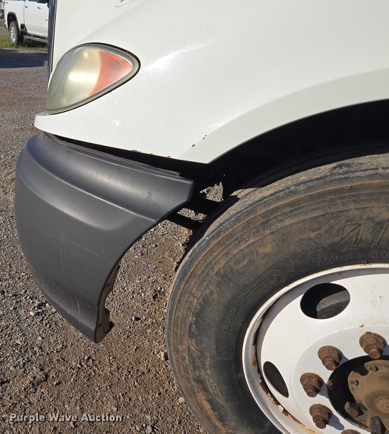 image for item EU3755 2011 International Prostar semi truck